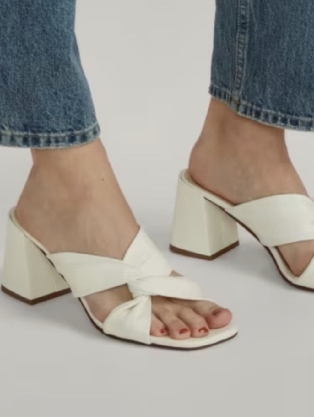 EVERLANE The Day Twist Heel